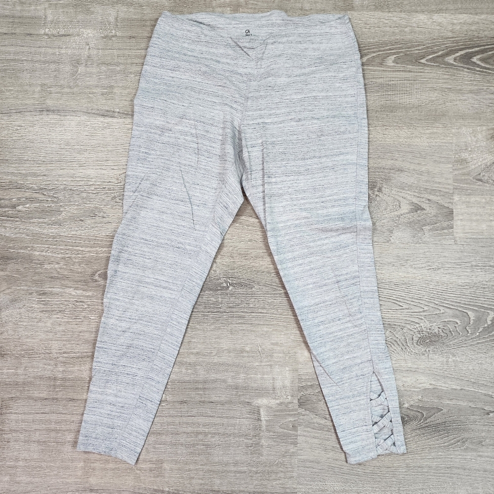 GAP FIT Performance Cotton Athletic Capri Leggins Criss Cross Cut Out Large